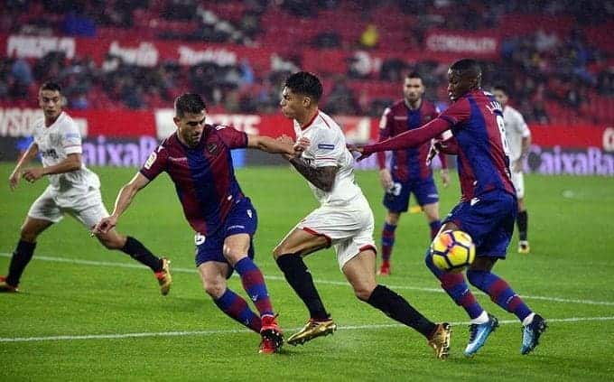 Soi kèo nhà cái Sevilla vs Levante, 19/10/2019 - VĐQG Tây Ban Nha