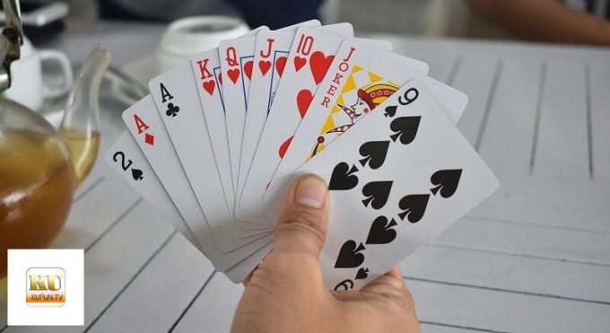 Tien len mien Nam co luat choi co don gian hay khong?