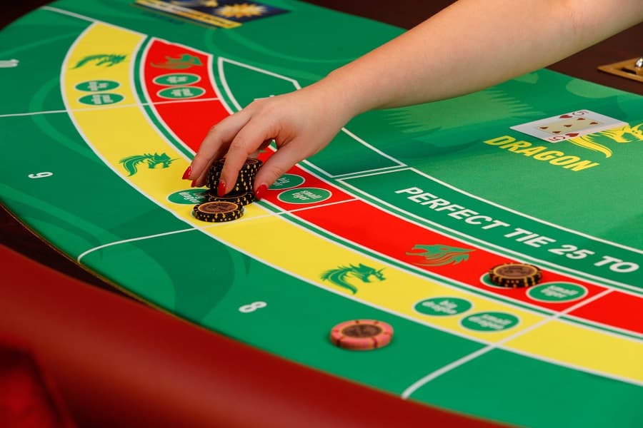 Cách chơi cuốn theo chiều gió trong game Rồng Hổ như thế nào