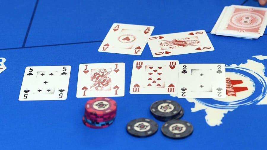 Bật mí 4 mẹo giúp cho người mới chơi bài Poker thắng đễ dàng đối thủ