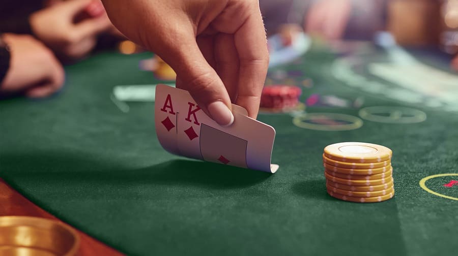 Bluff kỹ thuật không thể thiếu trong Poker và điều bạn cần lưu ý tới