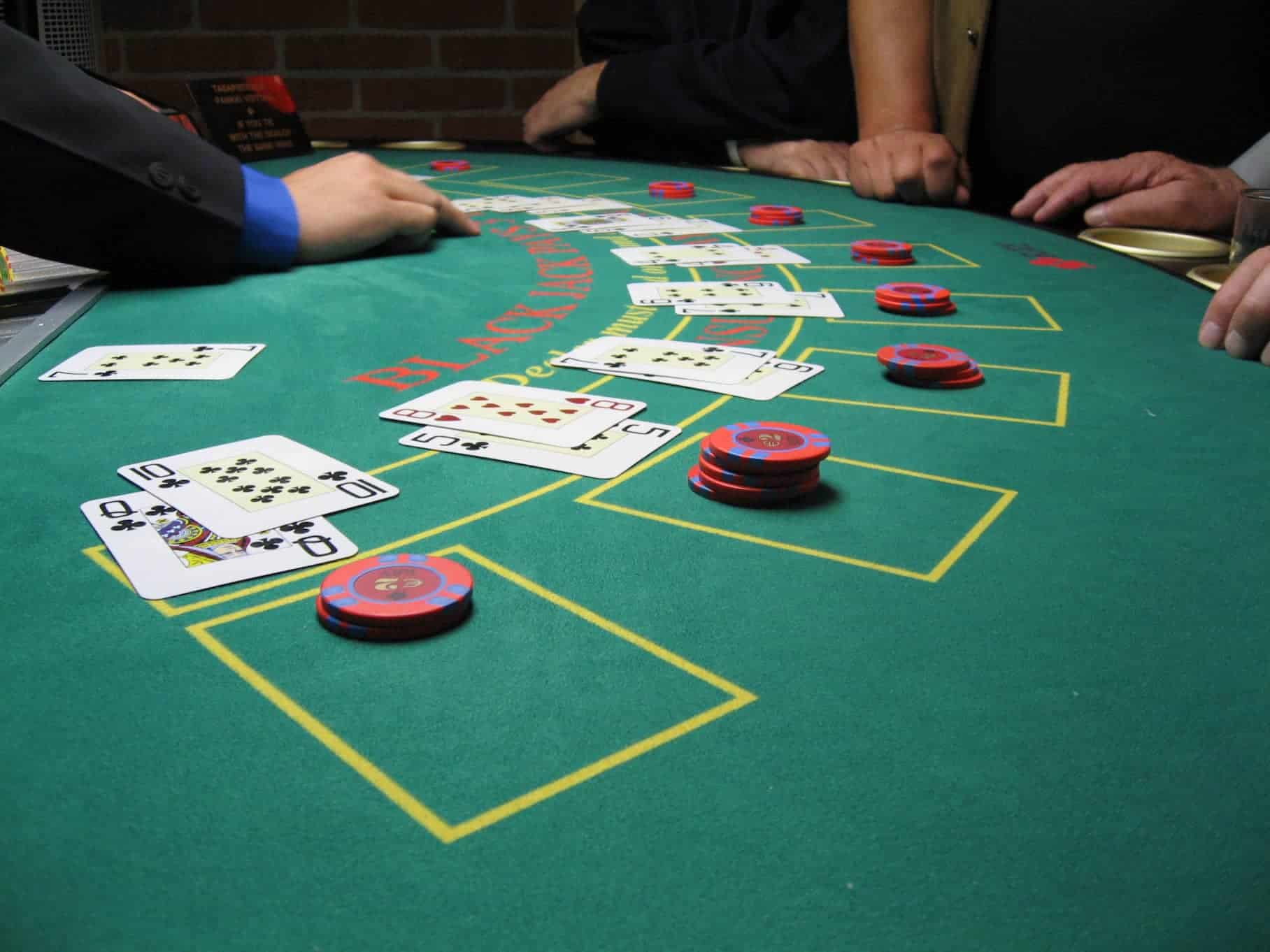 Tiết lộ một số bí quyết giúp cho bạn chơi Baccarat dễ chiến thắng hơn
