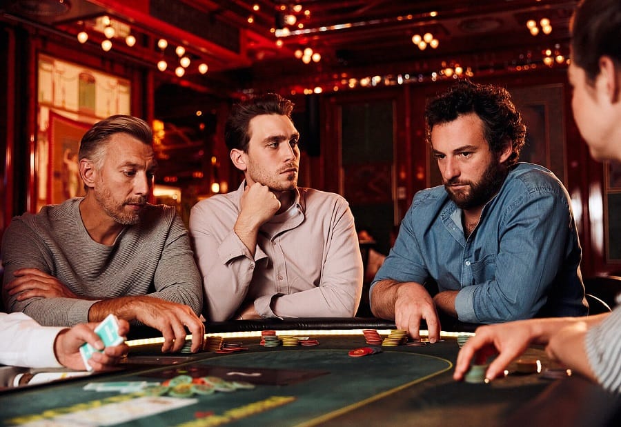 Tìm hiểu về những kỹ năng giúp cho bạn đánh bại đối thủ trong Poker dễ nhất