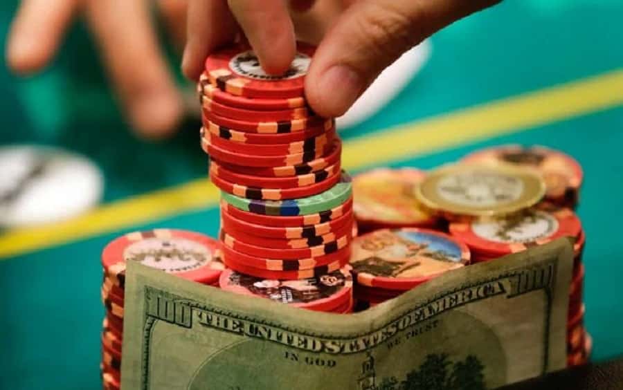 Vị trí ngồi của bạn khi chơi Poker sẽ ảnh hưởng như thế nào?